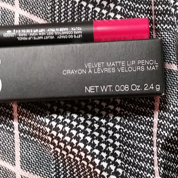 Nars (2) Velvet Matte Lip Pencils - Shades of Red - Picture 5 of 7